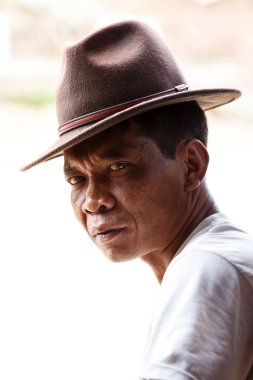 Falam, Myanmar 'daki Ciddi Adam (Burma)