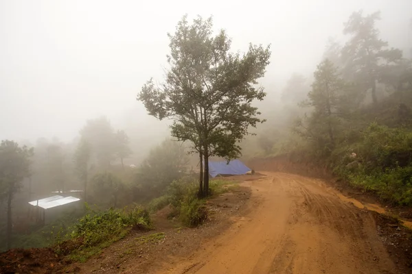 Misty Road v Myanmaru — Stock fotografie