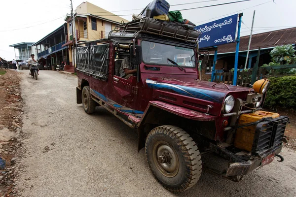 Driving in Falam, Myanmar — Stock Photo, Image