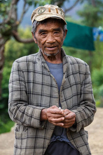 Homem velho local no estado de Chin, Mianmar — Fotografia de Stock