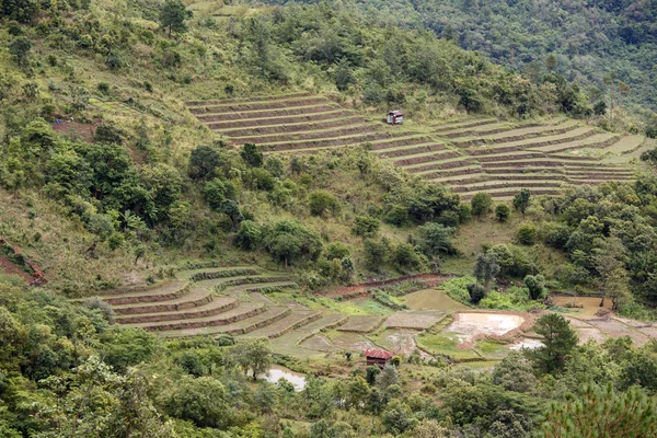 Paisagem natural com agricultura em Mianmar — Fotografia de Stock