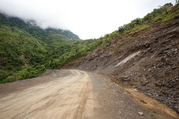 Route dans les montagnes au Myanmar — Photo