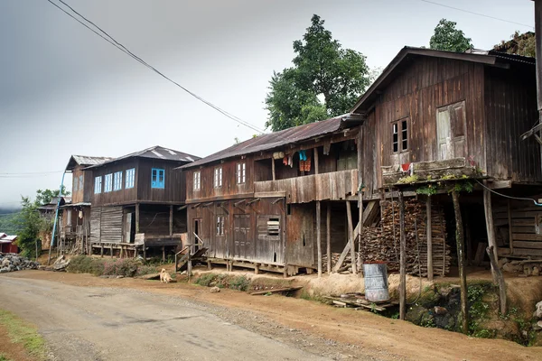 Aldeia rústica em Myanmar — Fotografia de Stock