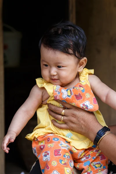 미얀마 팔람에서 태어난 귀여운 버마족 아기 — 스톡 사진