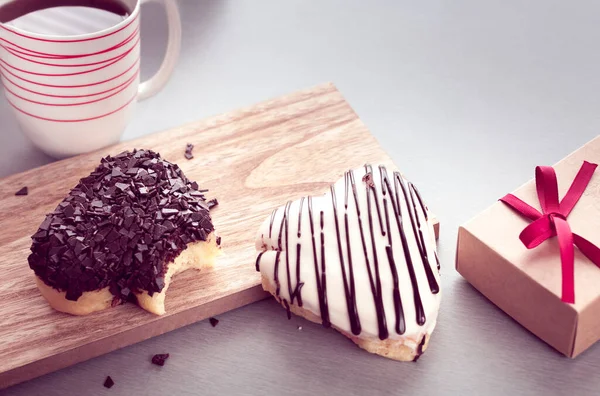 Rosquillas Forma Corazón Dulce Con Café — Foto de Stock