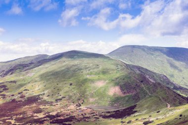 Bir Karpatlar dağından oluşan manzara
