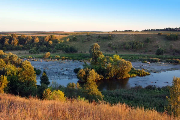 Landscape of the valley,  river, trees, field, and a sky — Stock Photo, Image