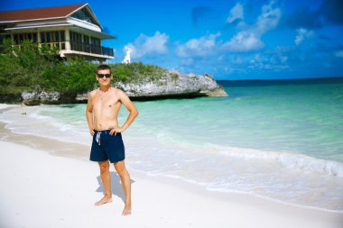 Bir adam bir Cennet plaj