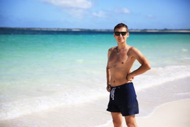 Bir adam bir Cennet plaj