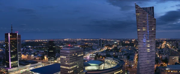 Panorama der Warschauer Innenstadt in der Nacht — Stockfoto