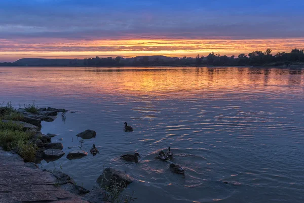 Sonnenuntergang über dem Weichselfluss — Stockfoto