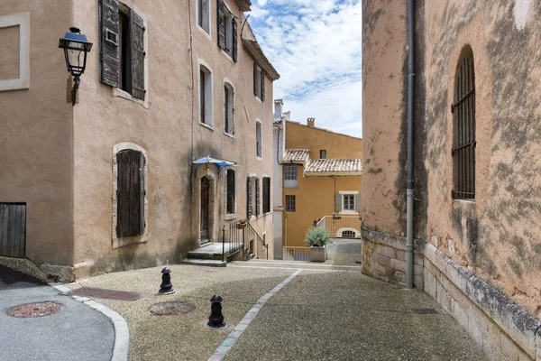 Typical houses in Saint-Saturnin-les-Apt. Village — Stock Photo, Image