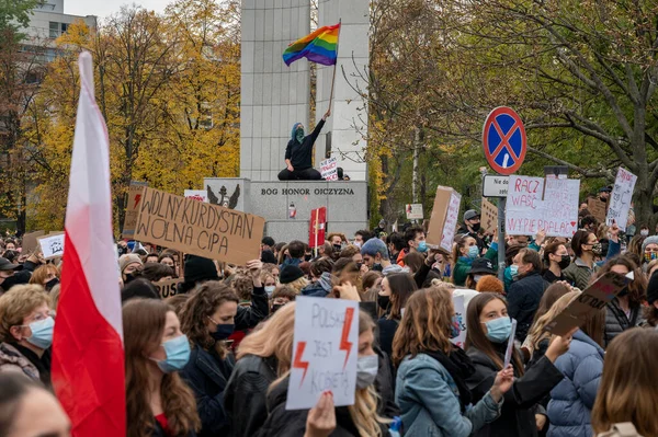 Warsaw Polonia Octubre 2020 Miles Jóvenes Participan Huelga Mujeres Para —  Fotos de Stock