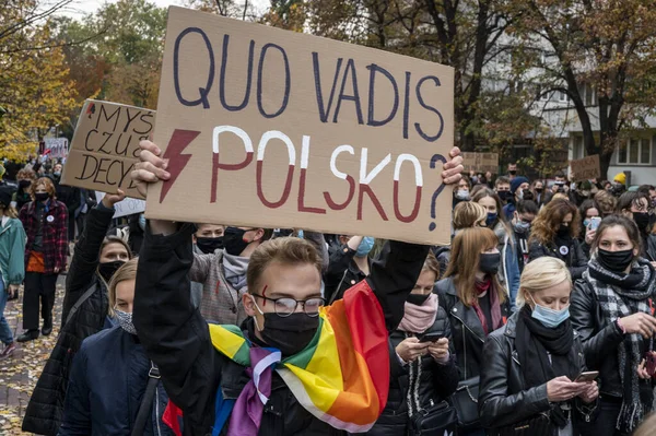 Warsaw Polsko Října 2020 Tisíce Mladých Lidí Účastní Stávky Žen — Stock fotografie