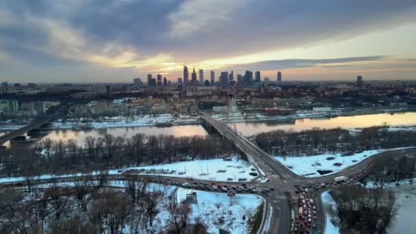 Panorámás Légi Drón Naplemente Kilátás Varsó Belvárosára Télen Felhőkarcolók Swietokrzyski — Stock videók