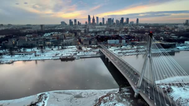 Panoramiczny Widok Lotu Ptaka Centrum Warszawy Zimą Drapaczami Chmur Mostem — Wideo stockowe