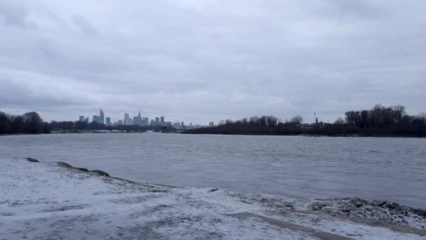 Panoramautsikt Över Warszawas Centrum Vintern Med Skyskrapor Och Floden Vistula — Stockvideo