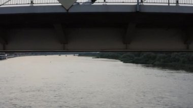 Polonya 'da Varşova Panoraması güneş batarken insansız hava aracı perspektifinden