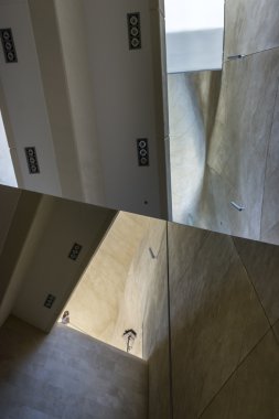 Lehçe Tarihi Müzesi'nde futuristik salonu Yahudilerin Varşova.