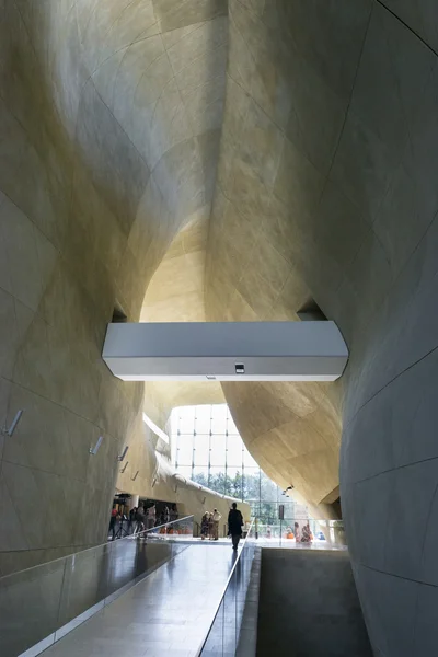 Futuristic hall in Museum of History of Polish Jews in Warsaw. — Stock Photo, Image