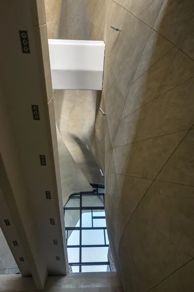 Futuristic hall in Museum of History of Polish Jews in Warsaw — Stock Photo, Image