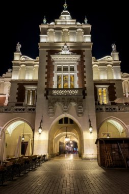 kapısında bezi hall (Lehçe: sukiennice) Krakow