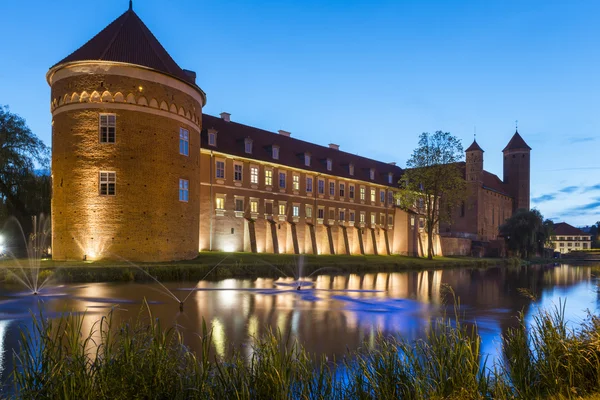 Antiguo castillo gótico en Lidzbark Warminski, Polonia, Europa — Foto de Stock