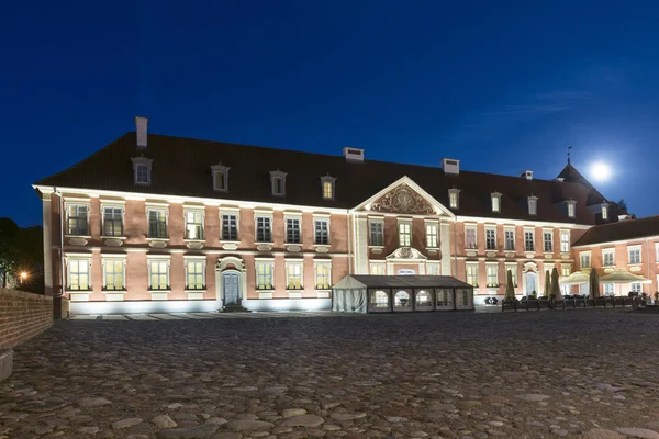 Antiguo castillo gótico en Lidzbark Warminski por la noche, Polonia — Foto de Stock