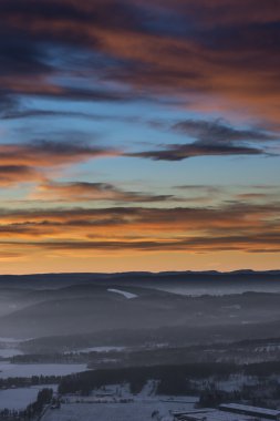 Gün batımından dramatik bulutlara Oslo