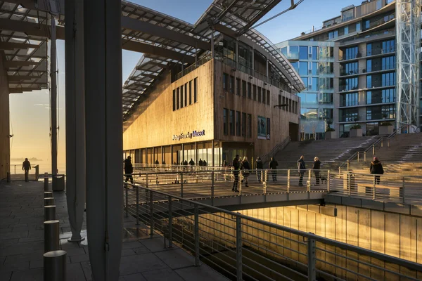 Astrup Fearnley museum i Oslo under solnedgången — Stockfoto