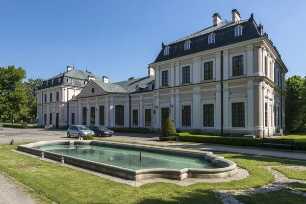 Palacio de Sieniawa en Polonia — Foto de Stock