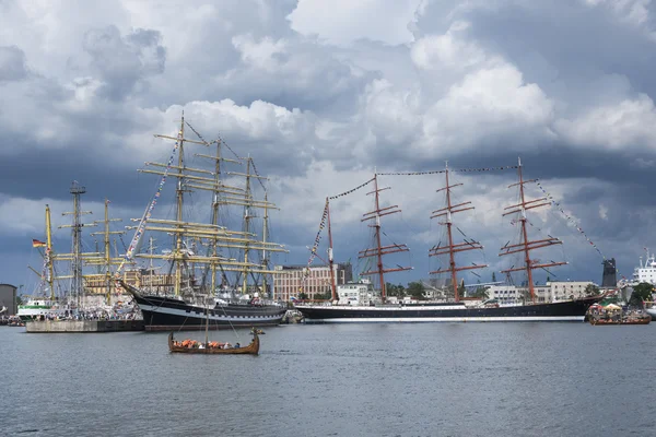 Historische schepen in de haven Gdynia — Stockfoto