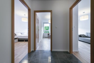 Üç modern tasarımı sade odalar