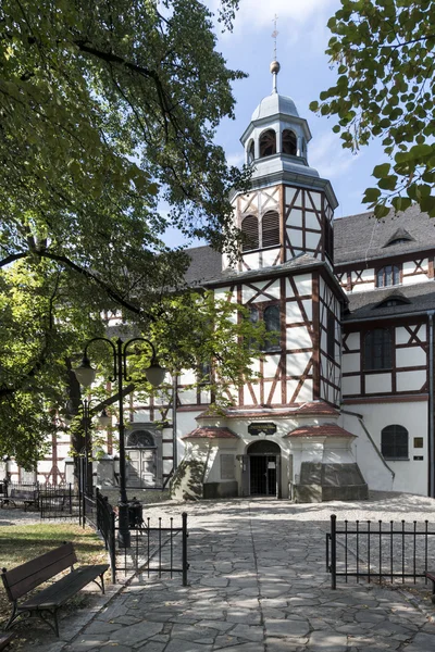 Buitenkant van houten kerk van de vrede in Jawor, Polen — Stockfoto