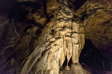 sarkıt ve dikit oluşumları