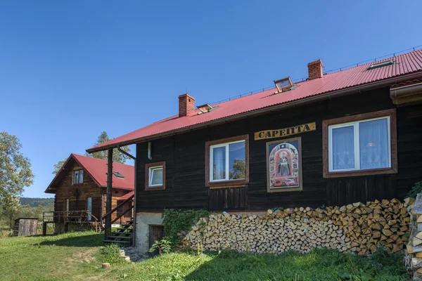 Tradizionale vecchia casa in legno, Polonia — Foto Stock