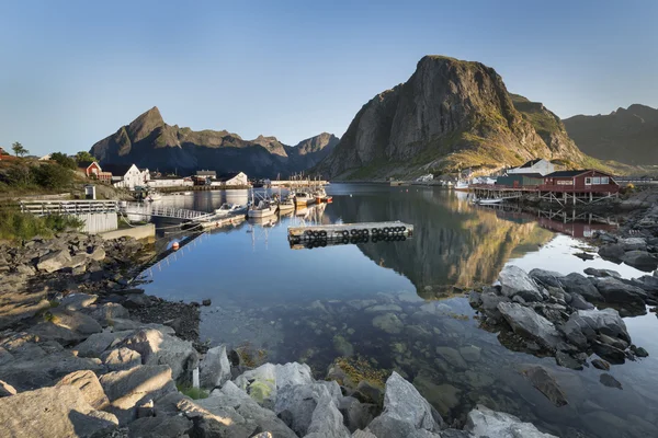 Small fishing port in the Hamnoy, Lofoten Islands, Norway — Stock Photo, Image