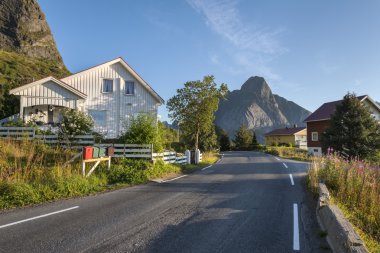 Norveç yolda Lofoten Adaları, Norveç