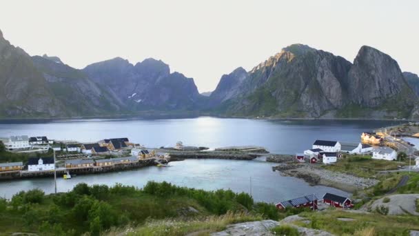 Vista aerea di montagna sulle isole Lofoten — Video Stock