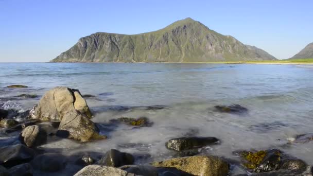 Utakleiv strand, kust Lofoten eiland — Stockvideo