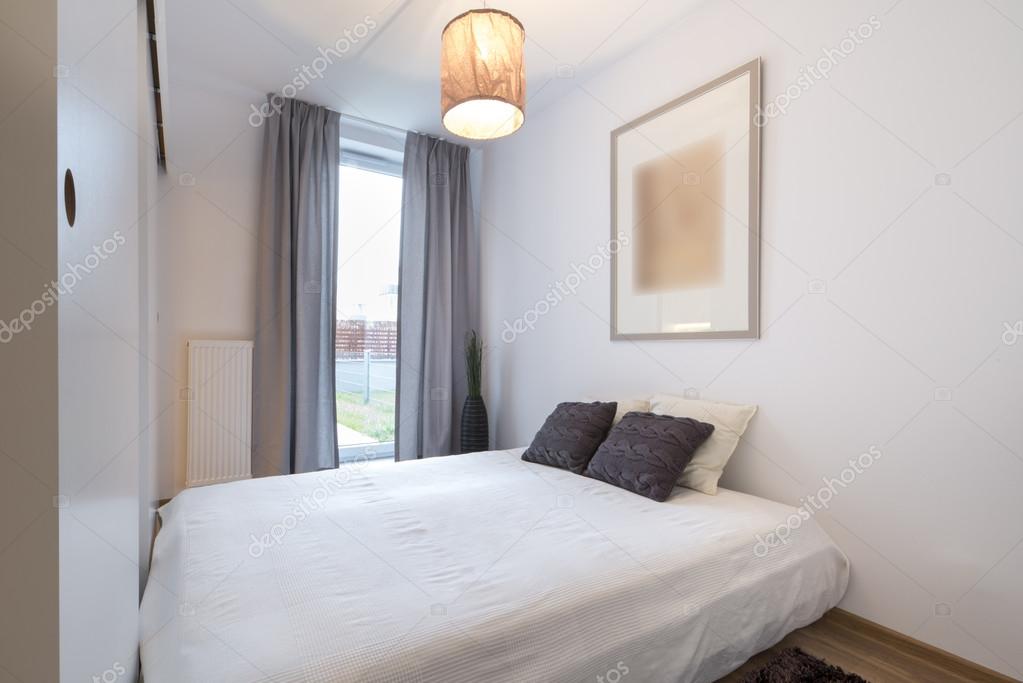 Stilvolle Schlafzimmer im skandinavischen Stil — Stockfoto ... Stilvolle Schlafzimmer im skandinavischen Stil — Stockfoto ...