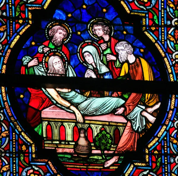 Gebrandschilderd glas - begrafenis van Jezus — Stockfoto