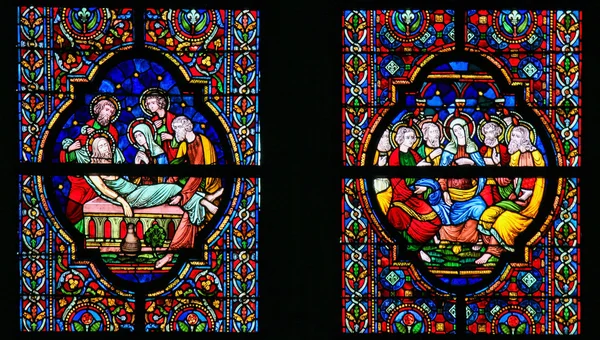 Gebrandschilderd glas-begrafenis van Jezus en Pinksteren — Stockfoto