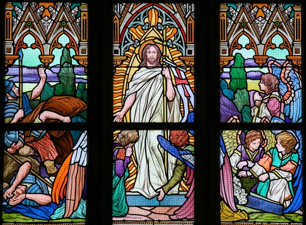Запятнанное стекло - Иисус восстал из могилы — стоковое фото