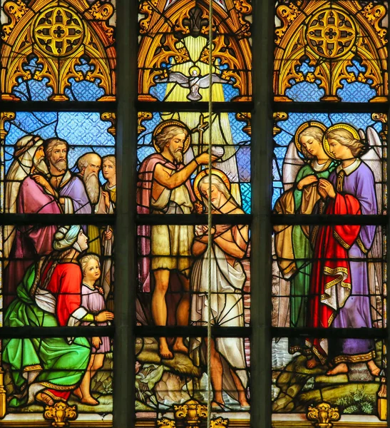 Glasmalerei - Taufe Christi — Stockfoto