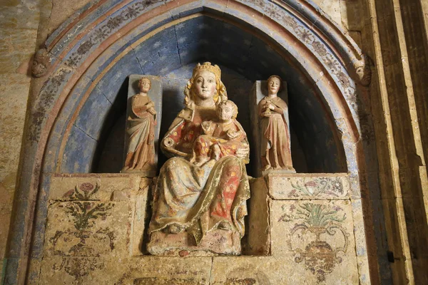 Сьюдад-Родриго - Мать Мария и младенец Иисус — стоковое фото