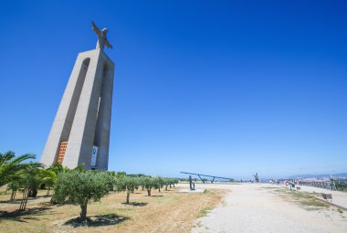 Cristo Rei veya Mesih Kral heykeli Lizbon