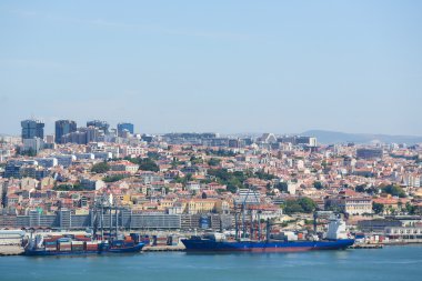 Portekiz'de Lizbon bağlantı noktası ve Tagus Nehri