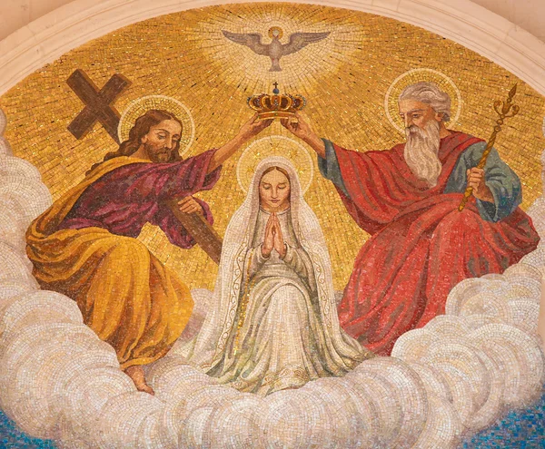 Coronation of Mother Mary by the Holy Trinity — Stock Photo, Image