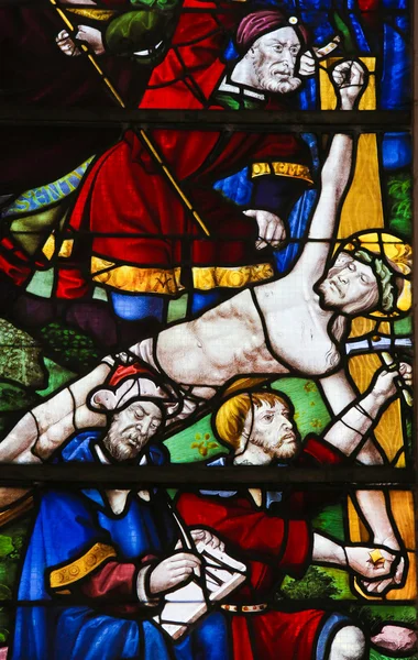 Gebrandschilderd glas in Batalha klooster - kruisiging van Jezus — Stockfoto